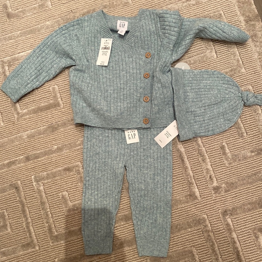 Baby Gap green sweater outfit 3-6 months